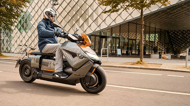 Gelecek gösterimi gerçek oldu: Karşınızda fütüristik elektrikli motosiklet BMW CE 04