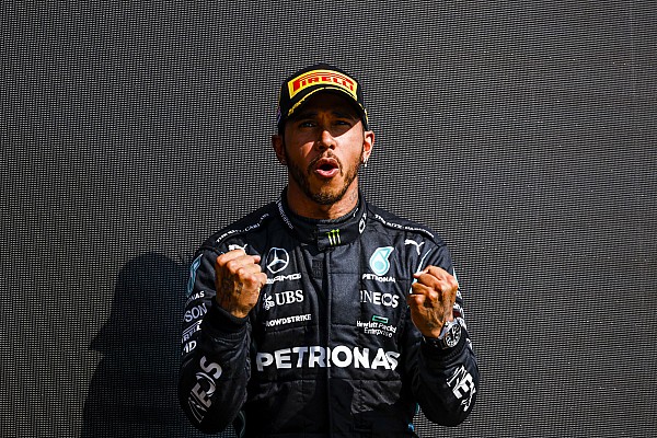 Hamilton, kaza nedeniyle Verstappen’den özür dilemesi gerektiğini düşünmüyor