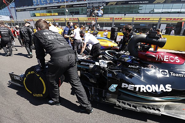 Mercedes: “Kırmızı bayrak çıkmasa Hamilton da yarış dışı kalacaktı”