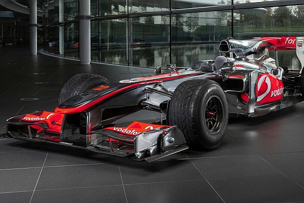 Hamilton’ın kullandığı McLaren MP4-25A 4,8 milyon sterline satıldı