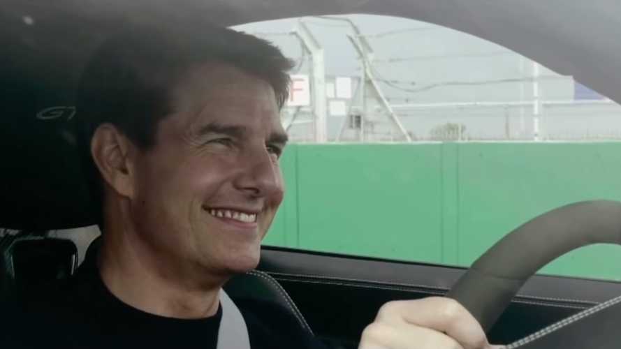 Tom Cruise, Porsche 911 GT3 videosunda Top Gun’a göz kırpıyor
