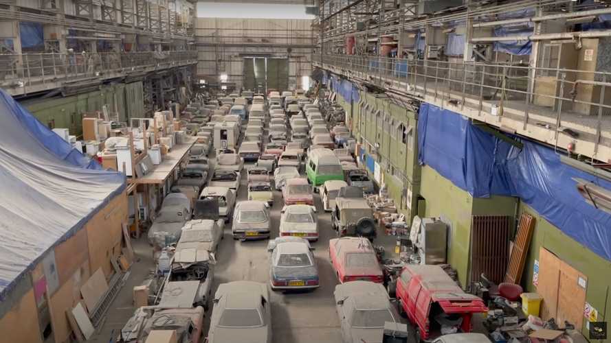Londra’daki devasa bir ahırda 175 klasik otomobil satışa çıkıyor