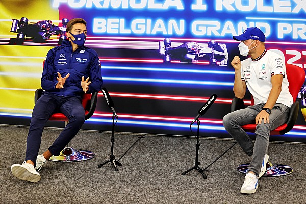 Mercedes, kararını açıklamadan önce Bottas ve Russell’ın geleceğinin kesinleşmesini istiyor Mercedes, kararını açıklamadan önce Bottas ve Russell’ın geleceğinin kesinleşmesini istiyor