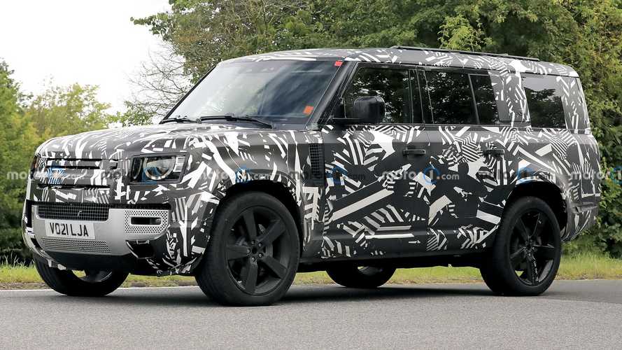 Üç sıralı Land Rover Defender 130 ilk kez objektiflere takıldı