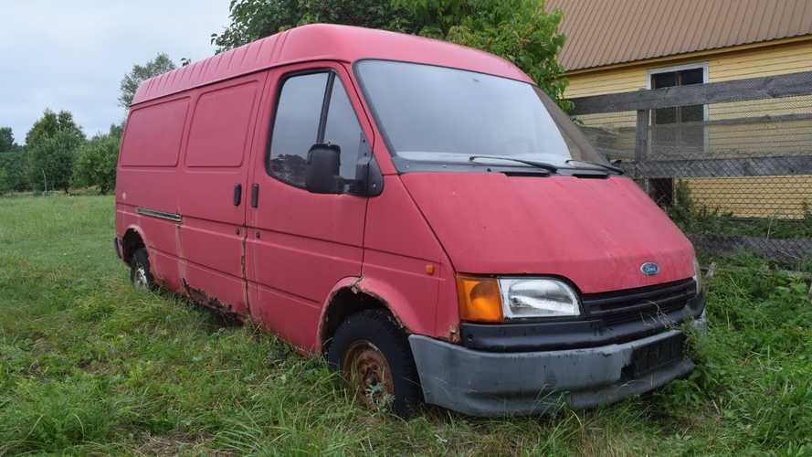 Yıllardır el sürülmeyen 1994 Ford Transit test sürüşüne çıkıyor