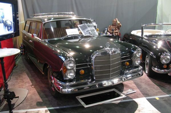 Mercedes-Benz – Fintail – 230 S (120 bg) Automatic – Teknik Özellikler