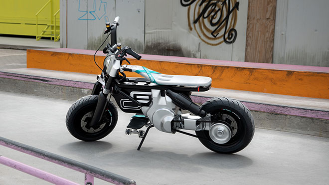 BMW imzalı yeni fütüristik elektrikli motosiklet modeli: “CE 02”