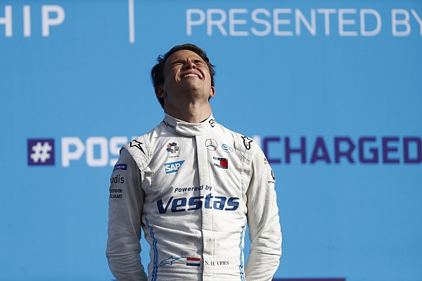 Albon ve De Vries, 2022 yılında Formula 1’de mi yarışacak?