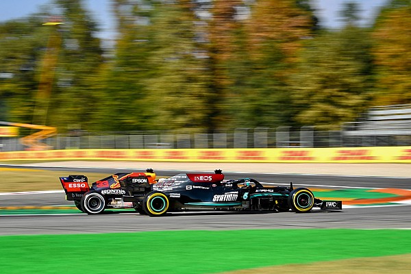 Villeneuve: “Verstappen ve Hamilton kirli savaşmıyor”