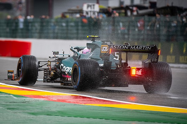 Vettel: “Oval viraj umarım geçişlere yardımcı olur” Vettel: “Oval viraj umarım geçişlere yardımcı olur”