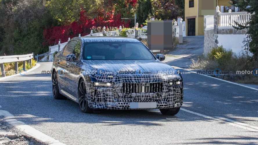 2022 BMW 7 Serisi’nin ilginç far takımına yakından bakın