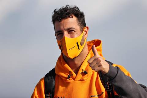 Ricciardo tells his F1 fans not to be “concerned” over lack of pace