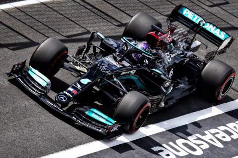 Hamilton fastest again as F1 title rival Verstappen struggles
