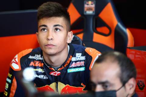 Moto2: 'Strange' Fernandez crash doubles Gardner's title advantage