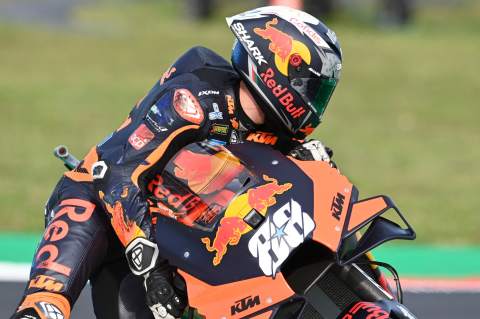 Binder falls on sighting lap, Oliveira out 'a few laps from the podium'