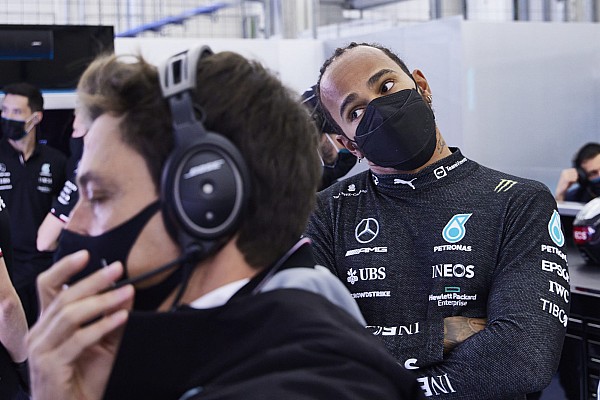 Hamilton, takıma ‘kızgın’ olduğu iddialarını reddetti