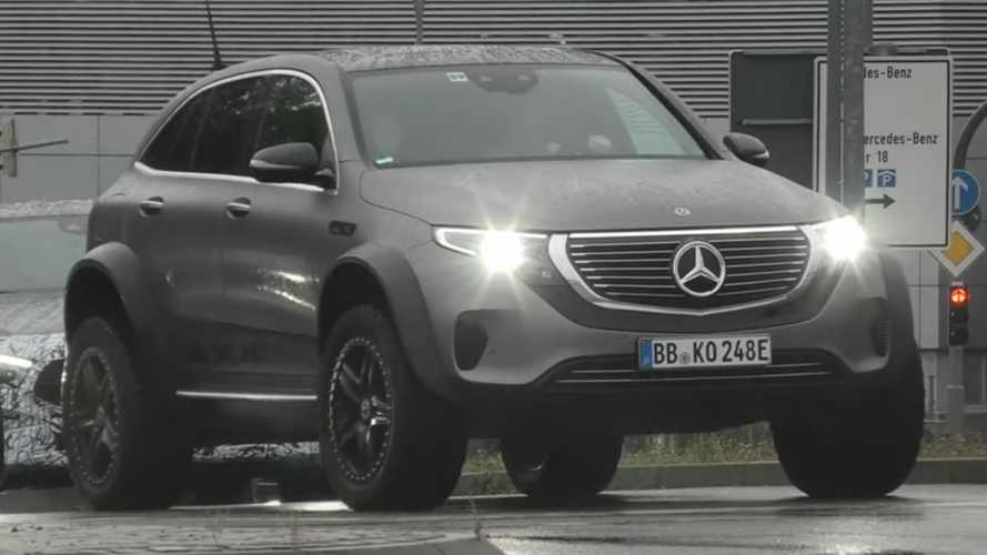 Sen de kimsin? İlginç Mercedes 4×4² prototipine yakından bakın