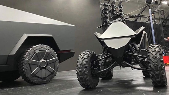 Elon Musk, Tesla Cyberquad ATV hakkında yeni bilgiler verdi