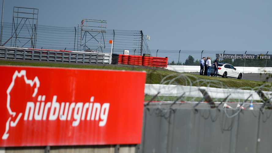 Nürburgring’in en kara gecesi: Zincirleme kazada 1 ölü, 7 yaralı!