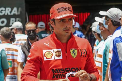 Sainz “very confused” by poor F1 start in Sao Paulo GP