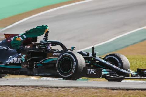 “Pretty stupid” to bet against Hamilton & Mercedes in F1 title race – Russell