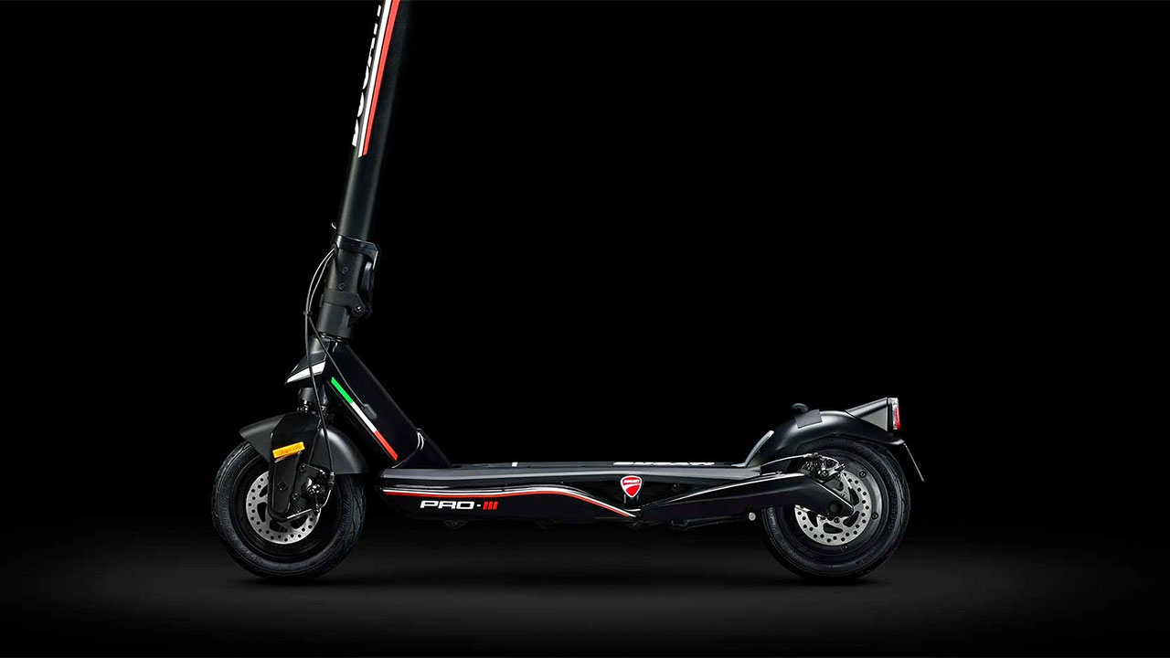 Ducati, yeni bir elektrikli scooter modeli daha tanıttı