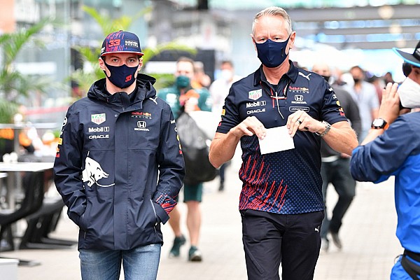 Resmi: Verstappen, Mercedes’in arka kanadına dokunduğu için para cezası aldı!