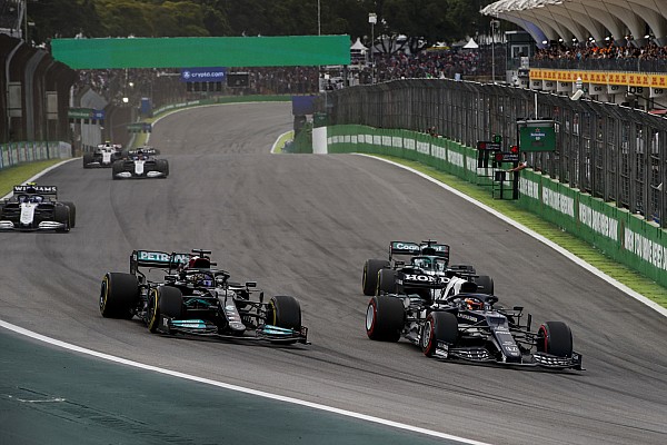 Hamilton: “Sprint yarışı öncesi diskalifiye olmak yıkıcıydı”