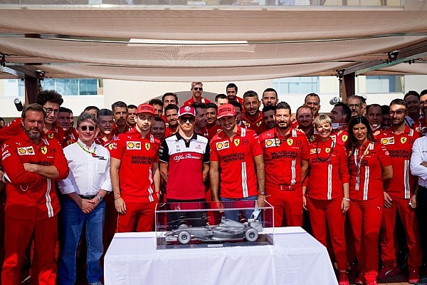 Ferrari, Raikkonen’e hediyeyle veda etti