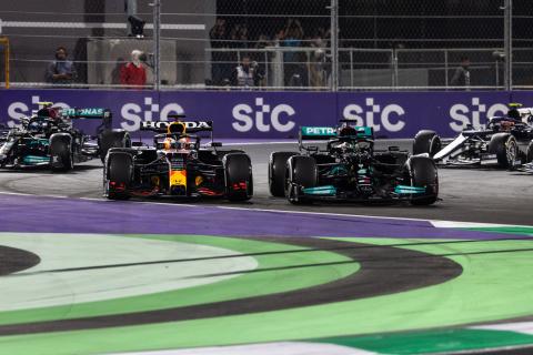 “Wily” Hamilton has “ridden his luck” against Verstappen – Horner