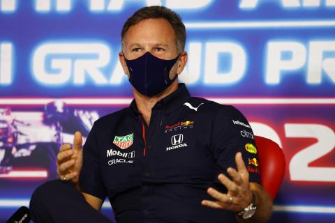Bad call in Abu Dhabi would make “mockery” of F1 stewarding – Horner