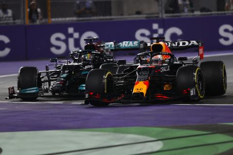 How can the 2021 F1 world titles be won in Abu Dhabi?