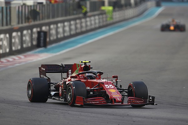 Sainz: “Ferrari’deki ilk sezonum büyüleyici geçti”
