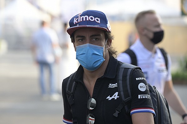 Alonso: “Verstappen yıl boyunca herkesten bir adım öndeydi”