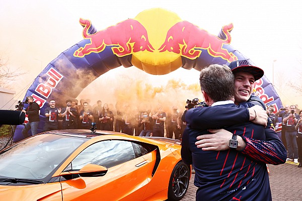 Red Bull, Verstappen’in kontratını erkenden uzatmayı planlıyor Red Bull, Verstappen’in kontratını erkenden uzatmayı planlıyor