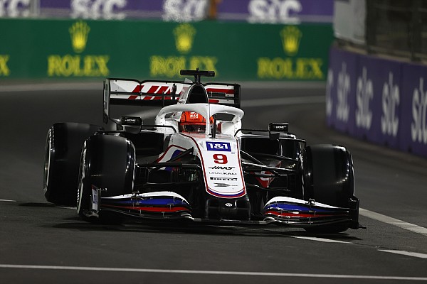 Mazepin, ilk Formula 1 sezonunu 5 üzerinden 4 verdi