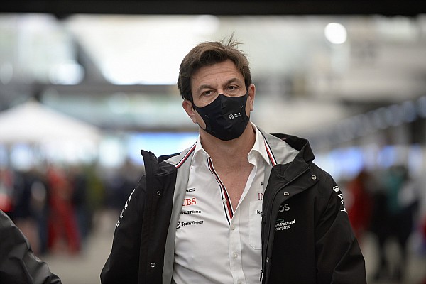 Wolff, Marko’nun Formula 1 hakemleri hakkındaki yorumlarından sonra ‘sağduyu’ çağrısında bulundu