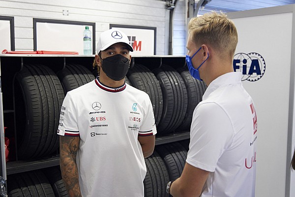 Schumacher: “Hamilton bana karşı her zaman çok açıktı”