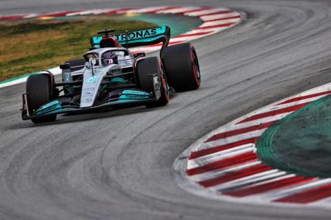 Hamilton leads Mercedes 1-2 on final day of F1 testing 