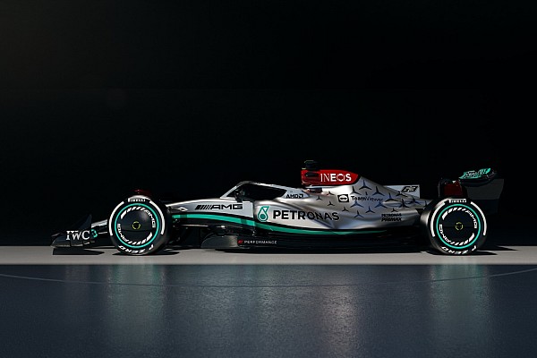 Mercedes, yeni W13’ü bugün piste çıkaracak