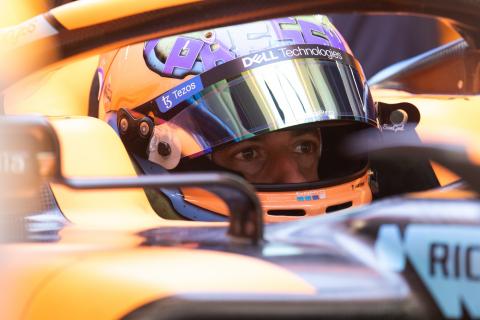 Ricciardo free to race in Bahrain F1 opener after negative COVID-19 test