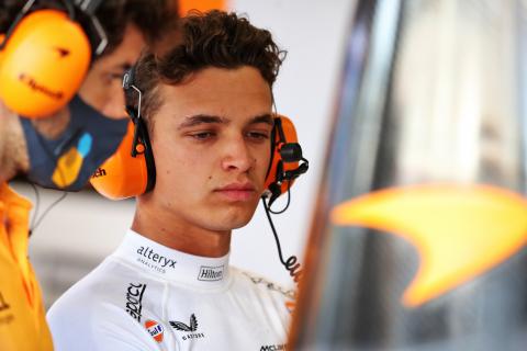 Norris reveals “one big problem” McLaren is facing with 2022 F1 car