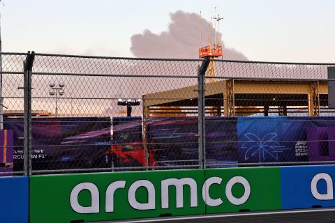 ‘I smell burning’ – huge fire near F1 in Saudi Arabia