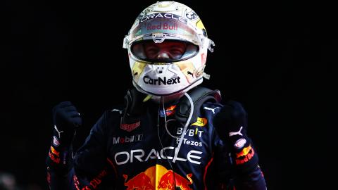 Verstappen snatches Saudi GP F1 win with late overtake on Leclerc