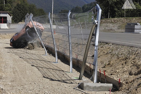 FIA, Grade 1 lisanslı pistler için gelişim çit sistemi kullanılmasını onayladı