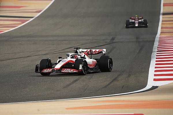 Leclerc: “Haas ve Alfa Romeo’nun hızı, Ferrari’nin motorda kaydettiği gelişimi gösteriyor”