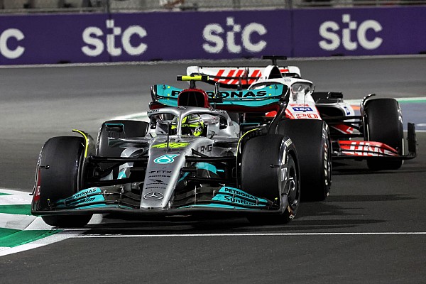 Fittipaldi: “Mercedes’in en büyük sorunu motor”