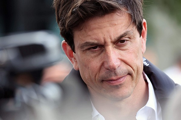 Rosberg: “Toto Wolff, Mercedes krizini yönetmek için doğru isim” Rosberg: “Toto Wolff, Mercedes krizini yönetmek için doğru isim”