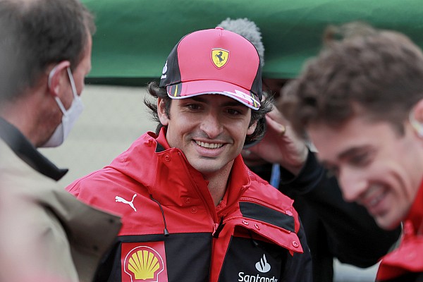 Sainz, Ferrari kontratıyla ilgili söylentilere epey gülmüş