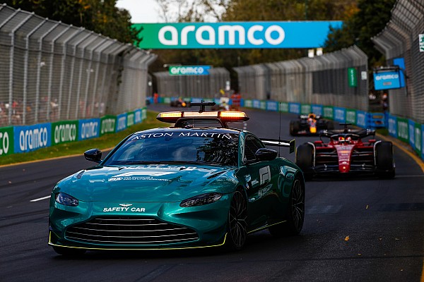 Verstappen: “Aston Martin güvenlik aracı kaplumbağa gibi”